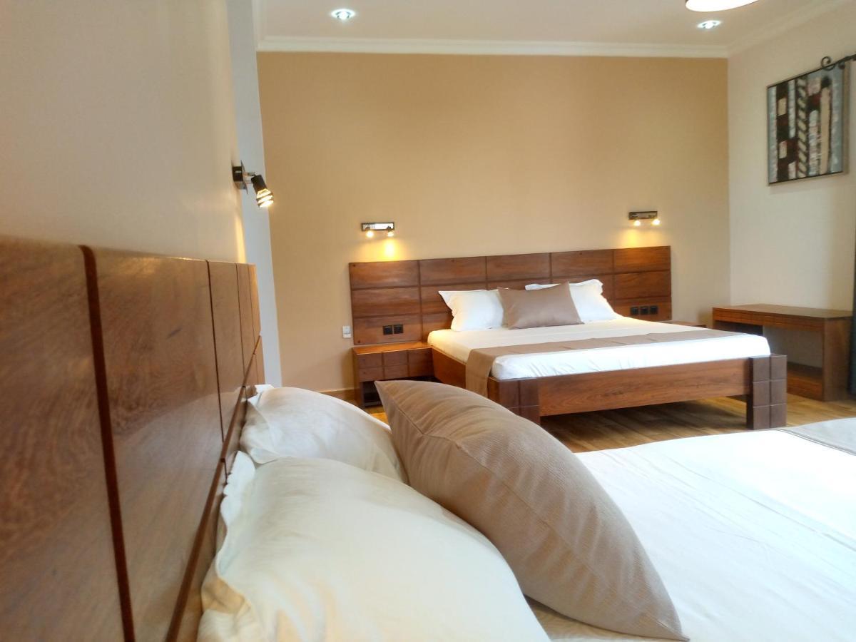 Soa Lia Hotel Miandrivazo Exterior photo